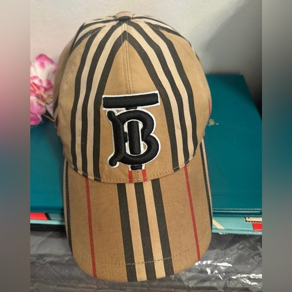 Beige Burberry unisex baseball hat - Picture 1 of 2